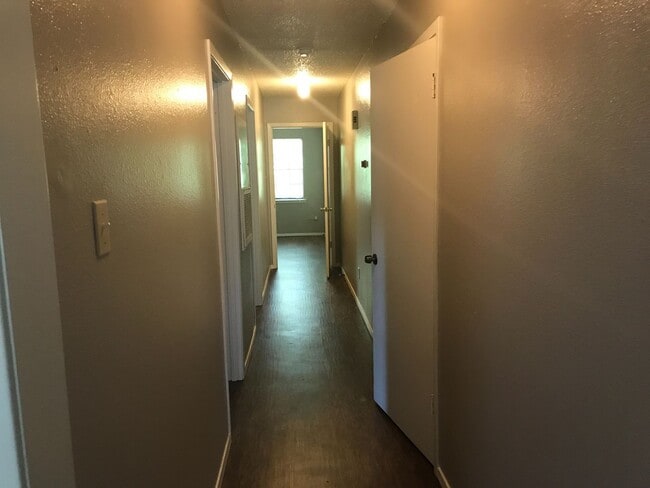 Building Photo - 3/2 Fenced yard PET FRIENDLY PTISD