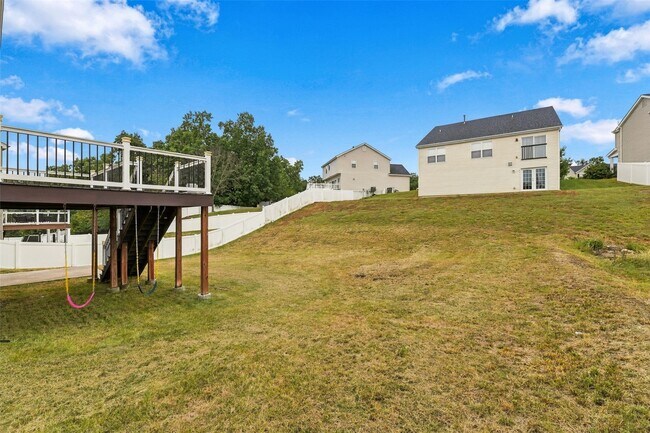 Building Photo - 621 Falling Brook Dr