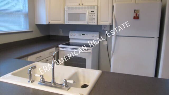 Building Photo - 2612 Windsor Ln