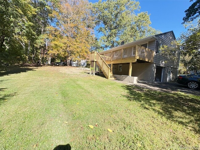 Building Photo - 27 Floral Dr