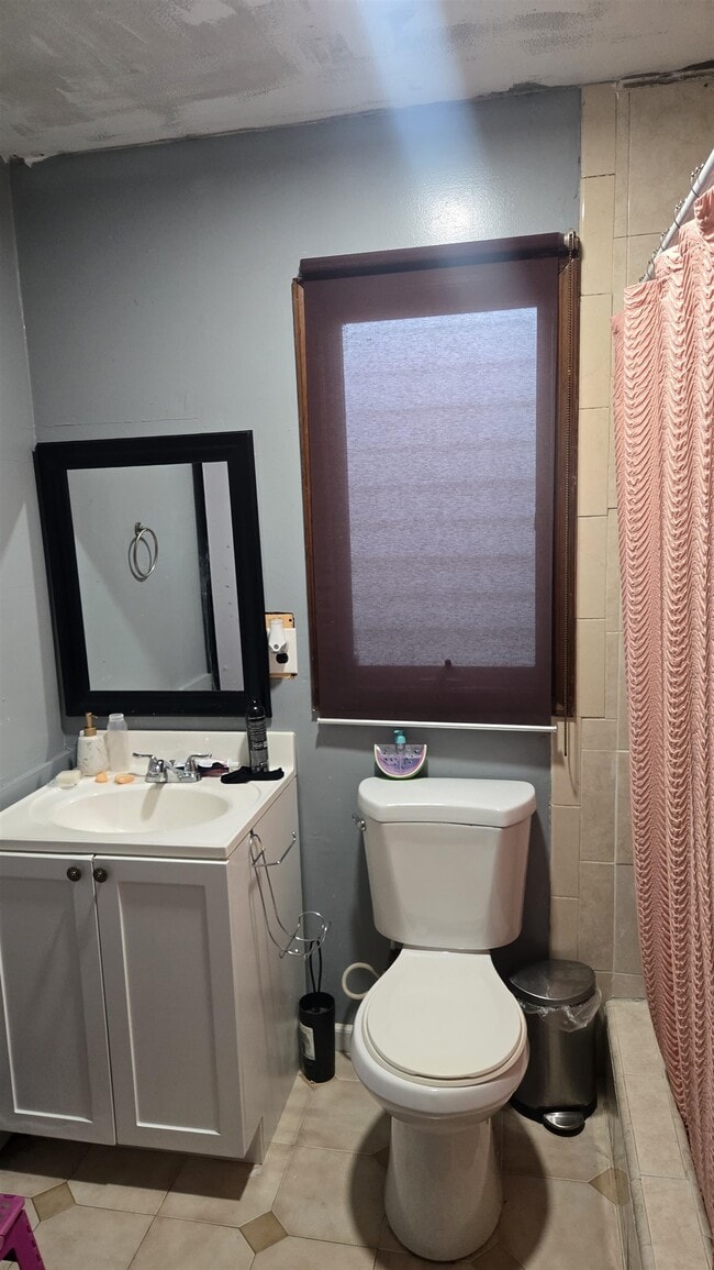 Building Photo - 1723 41st St