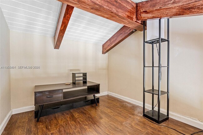 Building Photo - 1927 SW 107th Ave