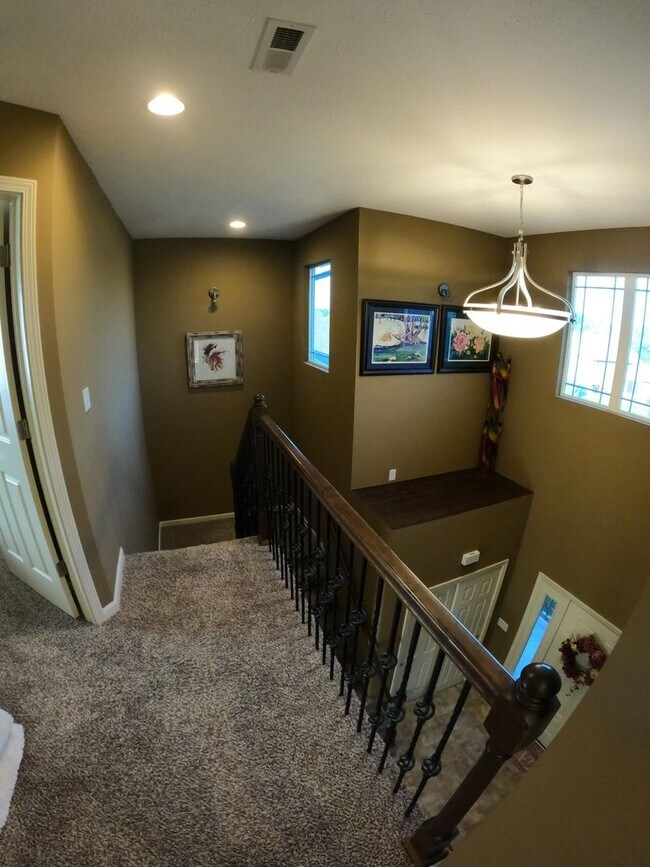 Building Photo - Home For Rent La Vista