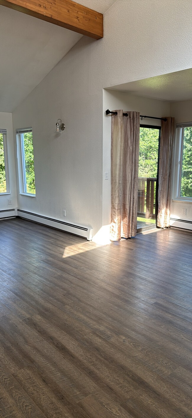 Building Photo - 2231