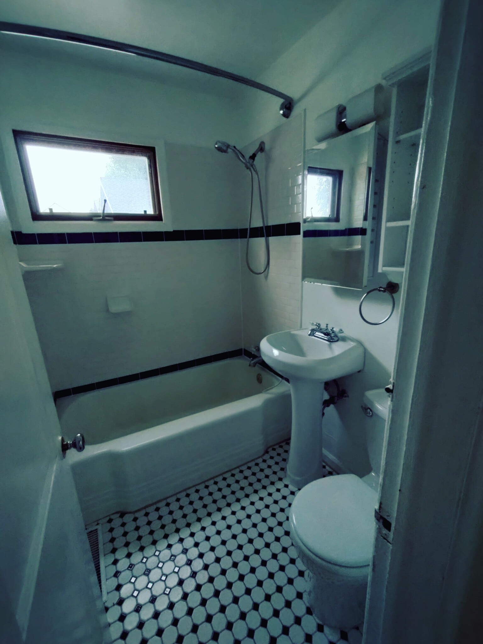 Building Photo - 1611 Person Ct