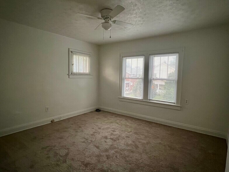 Bedroom 1 - 897 Thomas Rd
