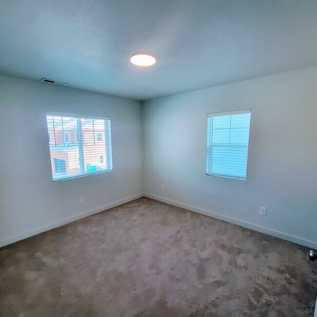 Building Photo - 2175 W 1675 S