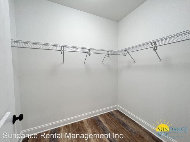 Building Photo - 5 br, 3 bath House - 48 B Longwood Drive