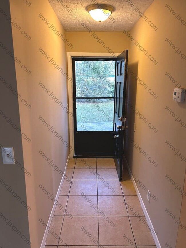 Building Photo - 3/2 Westside home with large yard