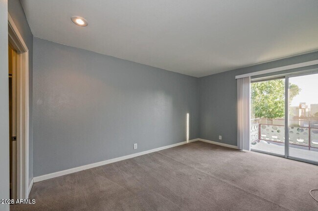 Building Photo - 1702 W Tuckey Ln