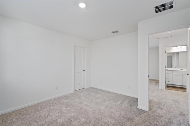 Building Photo - 621 Gemsbok Rd
