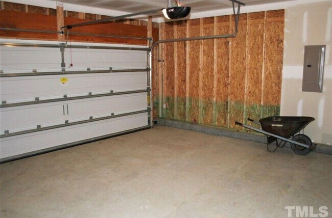 Building Photo - 409 Walsenburg Dr