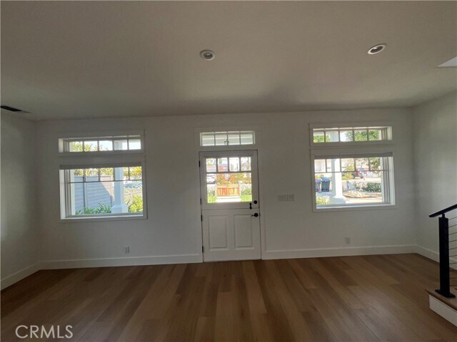 Building Photo - 2517 Fairway Dr