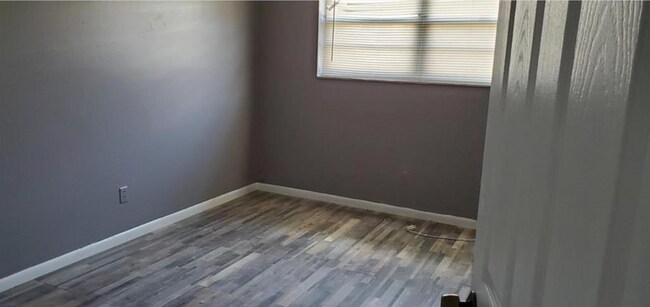 Building Photo - 143 W 17th St