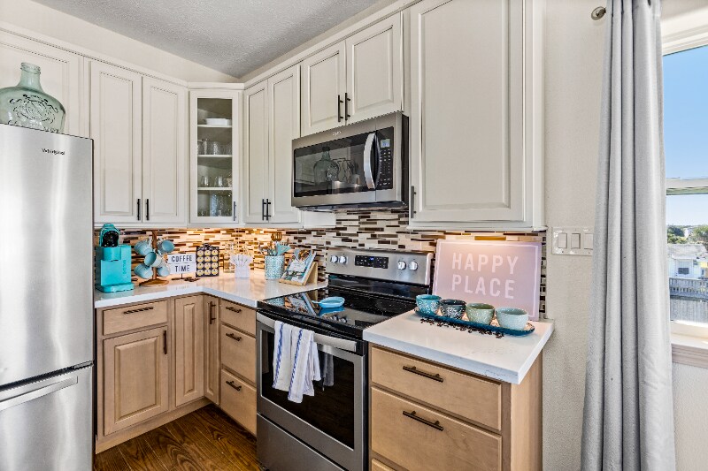 Building Photo - 14204 Miramar Dr