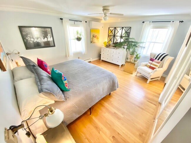 Building Photo - Charming 3-Bedroom 2-Bathroom Ranch in Laurel Hill Available 6/1