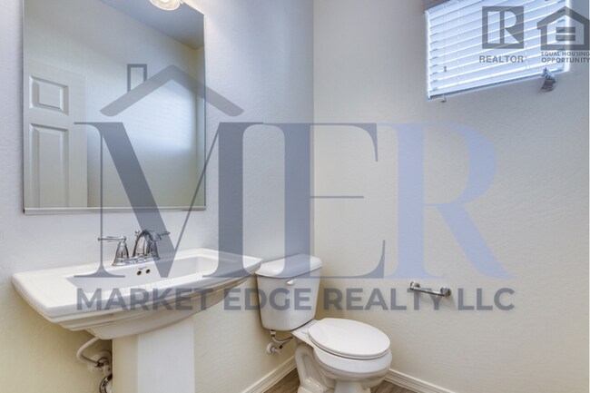 Building Photo - 3 Bed/2.5 Bath House in Gilbert! JOIN THE ...