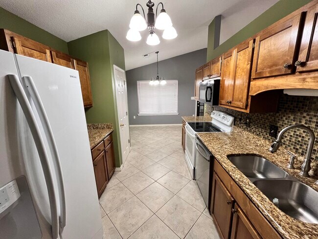 Building Photo - 431 Pristine Water Ln