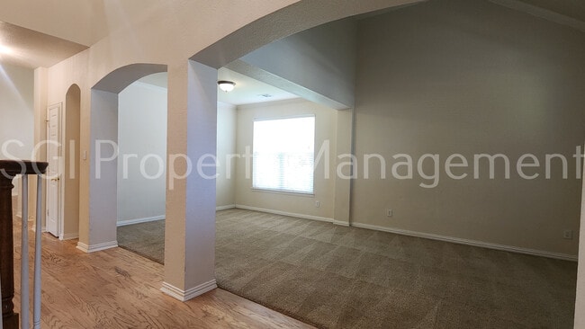 Building Photo - 329 Parkhurst Ln