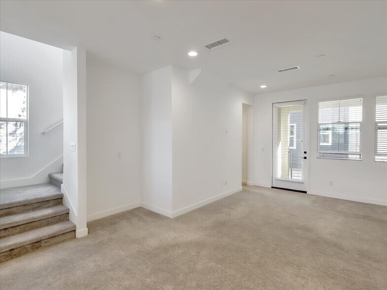 Building Photo - 1452 N Harbor Blvd
