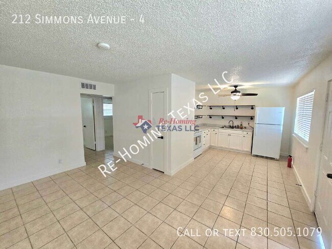 Building Photo - 212 Simmons Ave