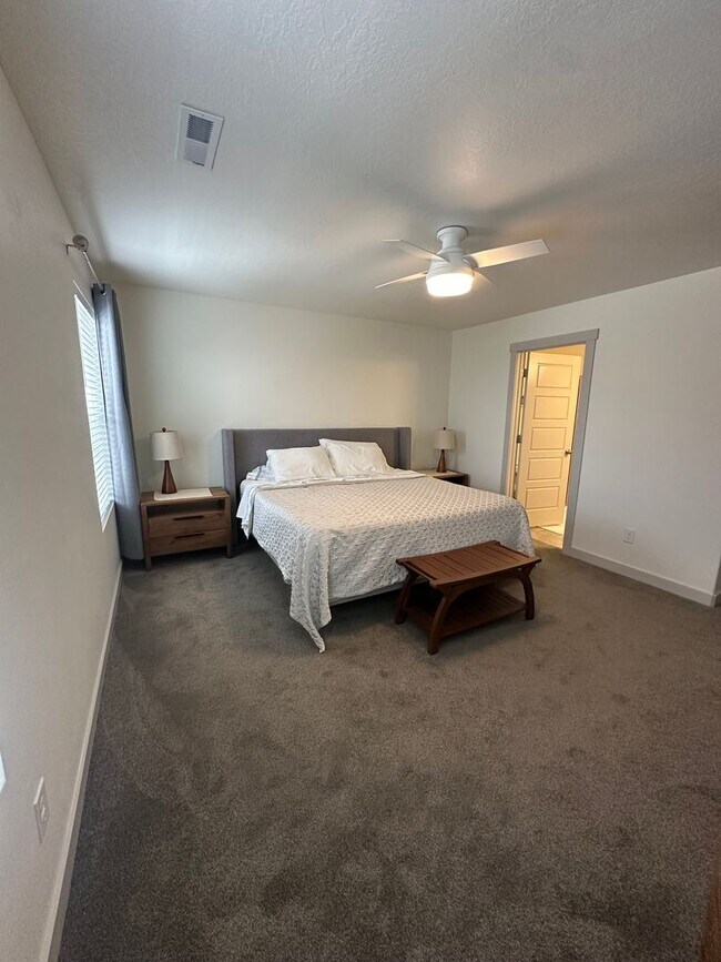 Building Photo - GORGEOUS Bountiful Home!!!