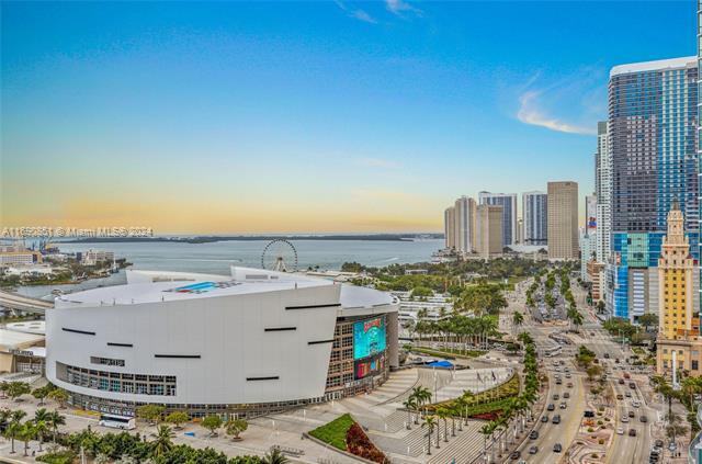 Building Photo - 900 Biscayne