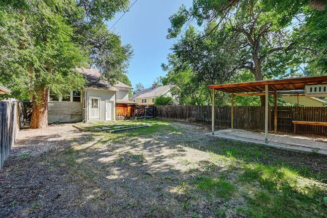 Building Photo - $1,750.00 - 2 Bedrooms, 1 Bathroom, Single...