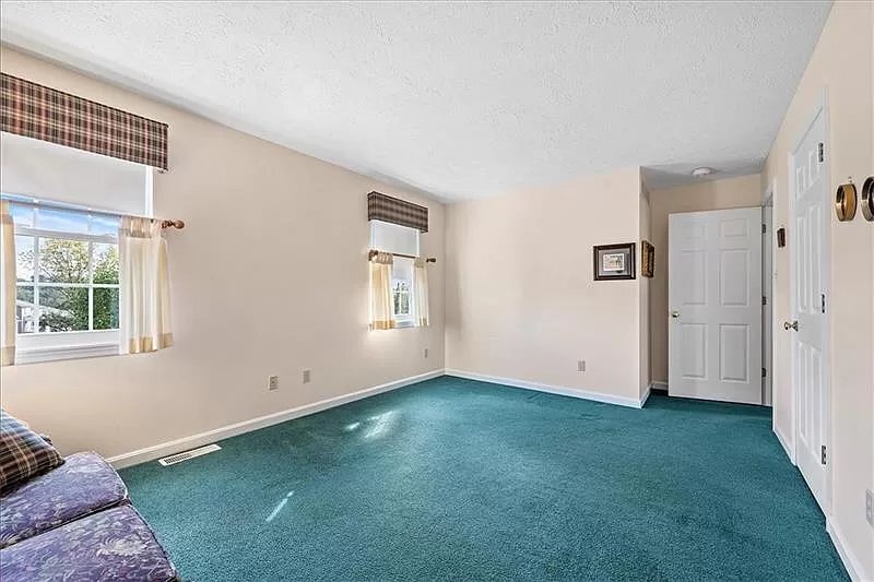 Building Photo - 103 Paddock Ln