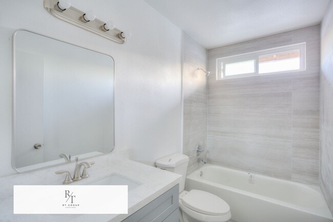 Building Photo - Refined Living with a Newly Remodeled 2 Bedroom 1 Bathroom 2 Story Duplex Residence