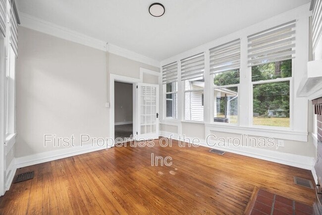 Building Photo - 113 Brawley St