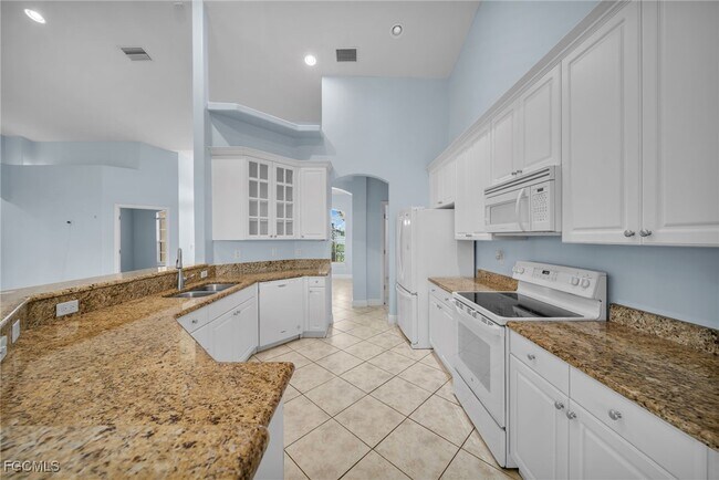 Building Photo - 621 NW 37th Ave
