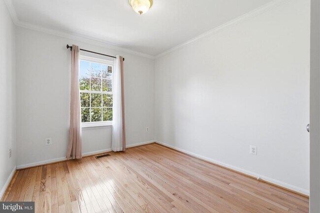 Building Photo - 9663 Franklin Woods Pl