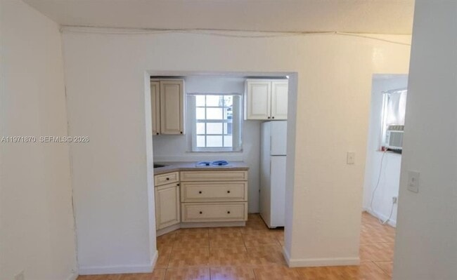 Building Photo - 3050 Alton Rd