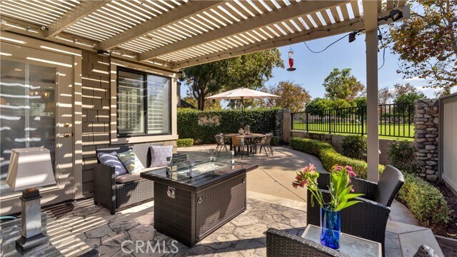 Building Photo - 30 Pinewood