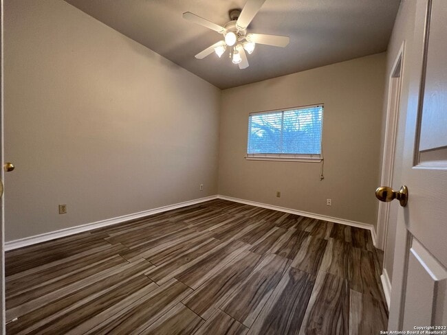 Building Photo - 2 Bedroom 2 Bath with Garage