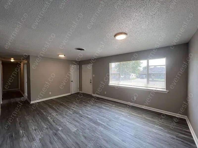 Building Photo - 7012 Yarberry Ln