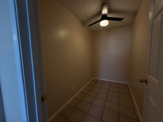 Building Photo - Newly Upgraded 3Bed 2Bath Home On Ina & Thornydale
