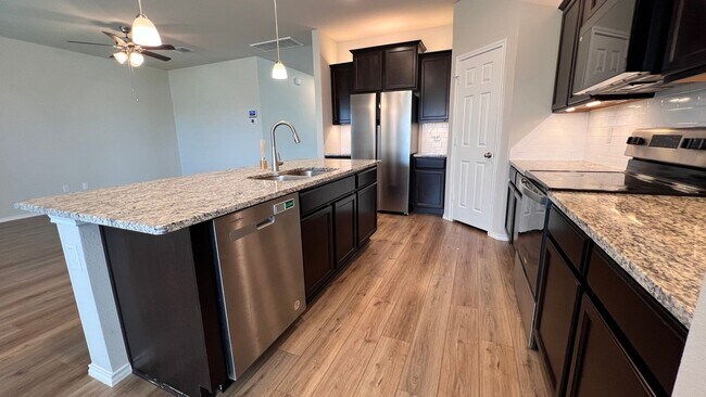 Building Photo - Four Bedroom in Harker Heights with a Flex...