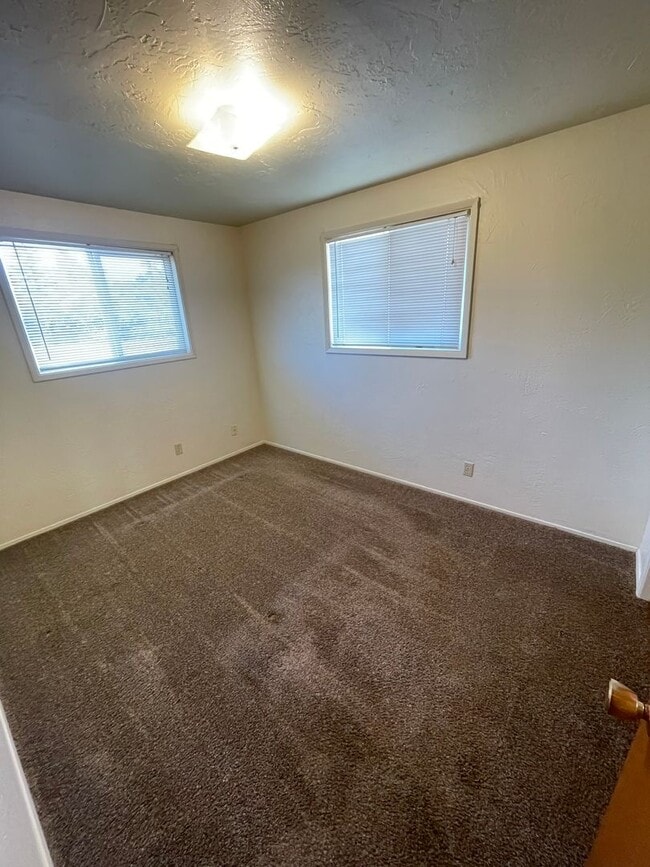 Building Photo - Fairway Apartments