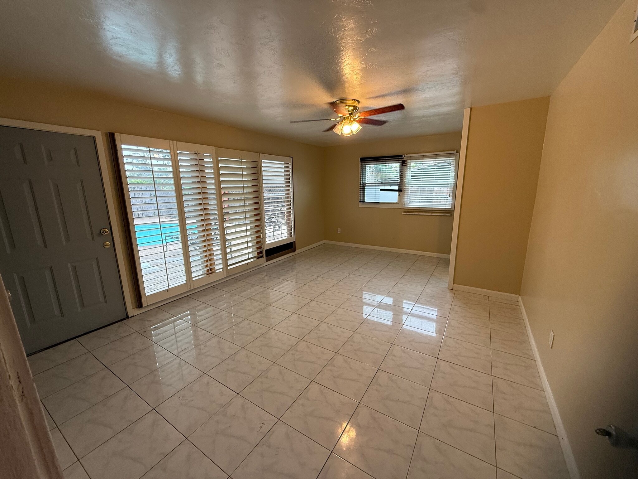 Building Photo - 4951 Campanile Dr