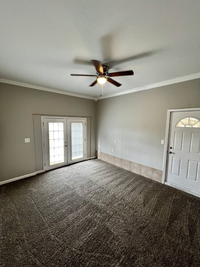 Building Photo - 105 Ambrose Dr