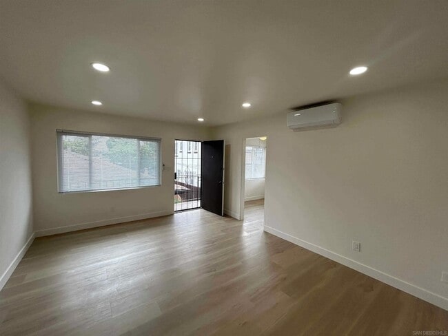 Building Photo - 4746 Marlborough Dr
