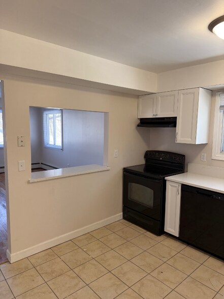 Building Photo - 3829 Lake Dr