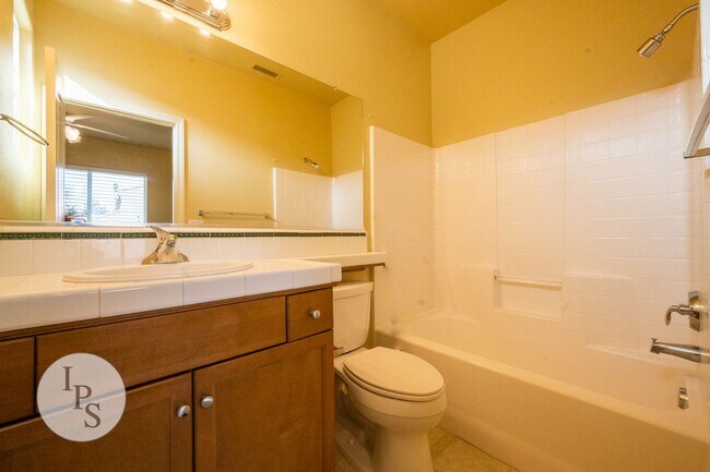 Building Photo - 1717 Glen Dunbar Ln
