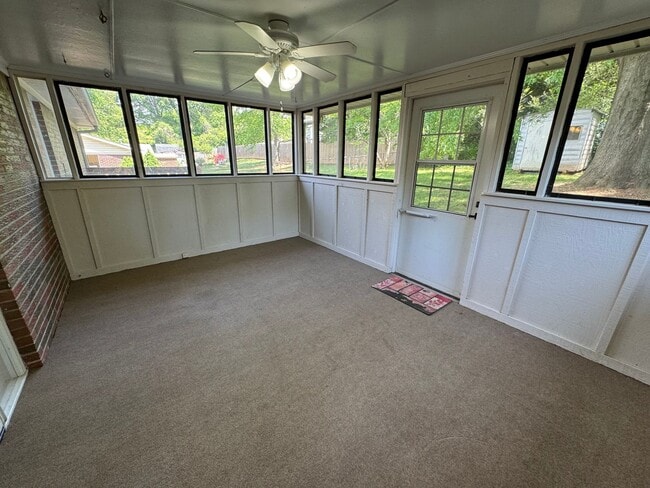 Building Photo - Nice 3/2 House in Lindale- $1,495