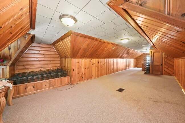 Building Photo - 2640 Wesley Ave