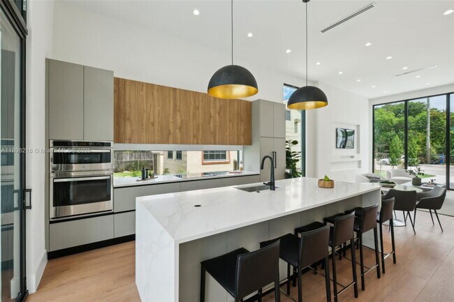 Building Photo - 510 NW 50th St