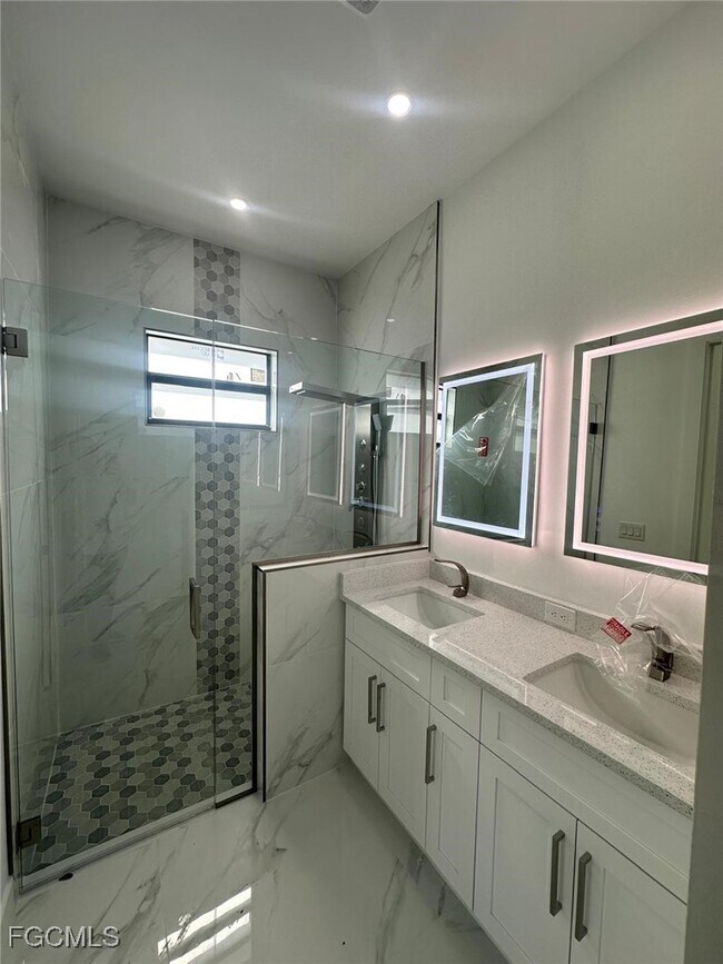 Building Photo - 1022 Candlelight Dr