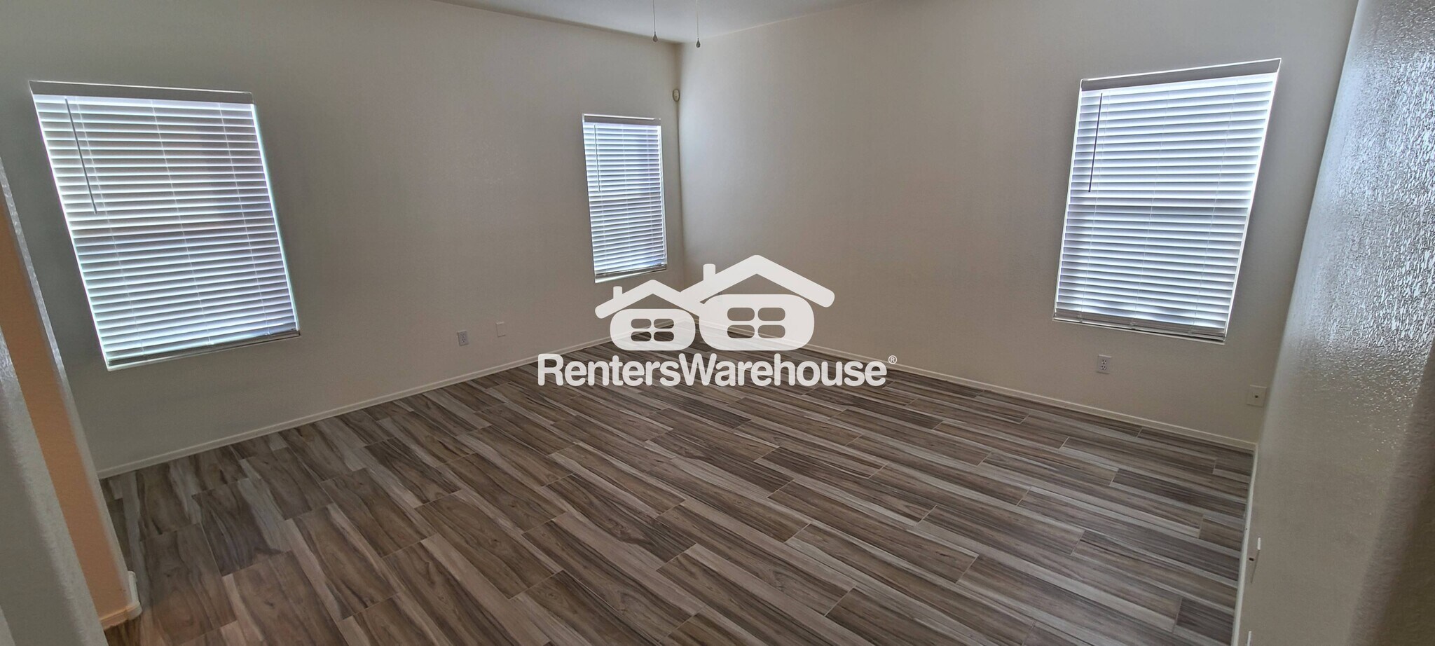 Building Photo - 15311 W Sierra St